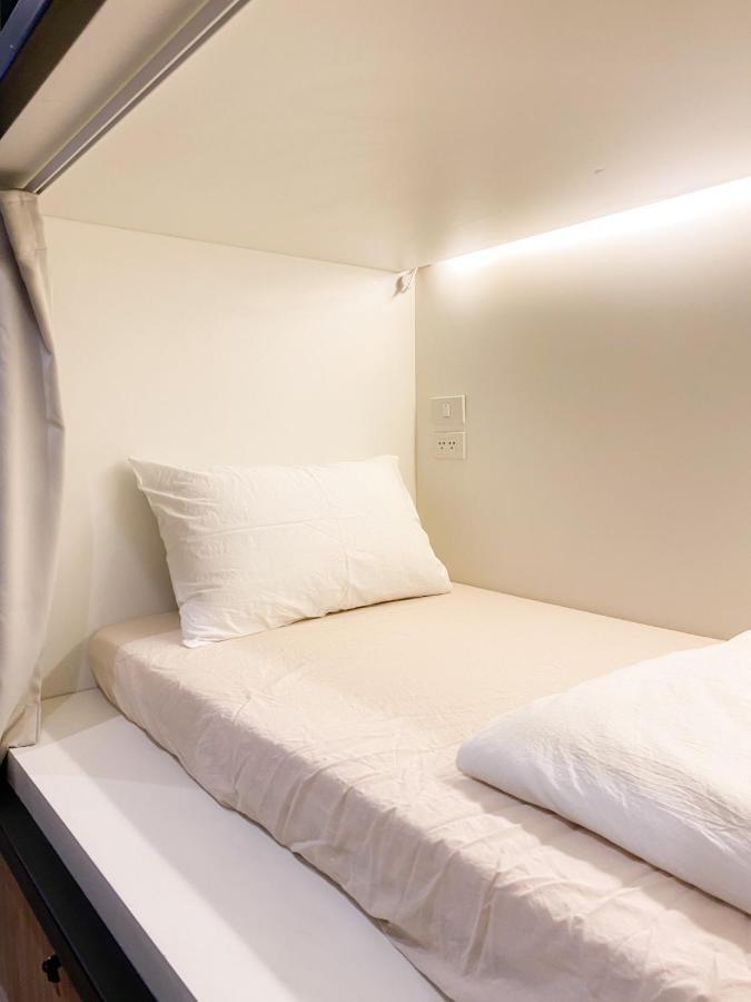 Ben&Pooh Hostel Bangkok Extérieur photo